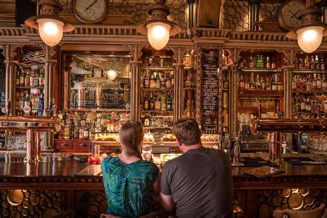 pub irlandes barcelona|The Old Irish Pub: un rincón irlandés lleno de vida en La Rambla